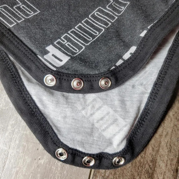 PUMA Black and White Logo Baby Boy Bodysuit Size 6-9M EUC - Picture 5 of 7